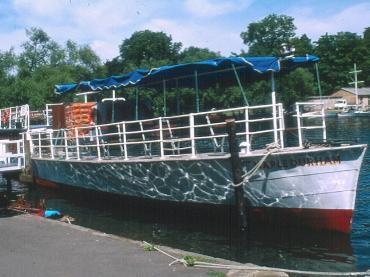 Mapledurham alongside - starboard bow