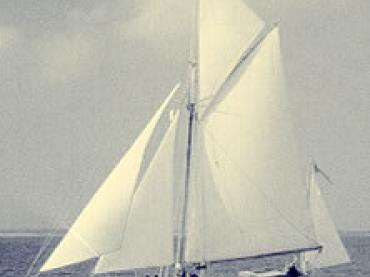 TERN IV - under sail. Port side.
