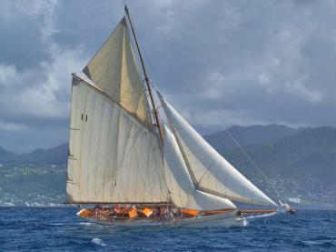 Thalia under sail - starboard side