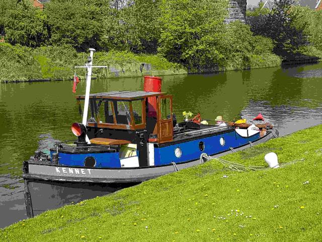 Kennet - bow view, moored