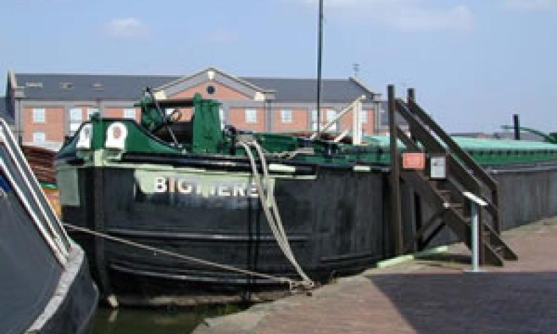 BIGMERE. Towed steel barge.