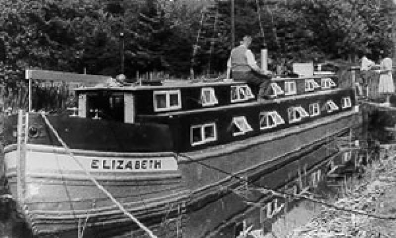 ELIZABETH - at Market Harborough in 1950. Bow from port quarter looking aft