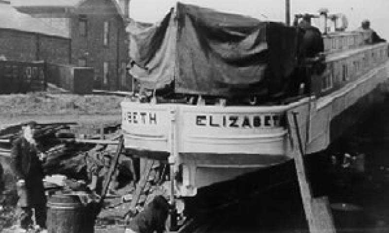 ELIZABETH - at Lincoln in 1938. Stern from starboard quarter looking forward.
