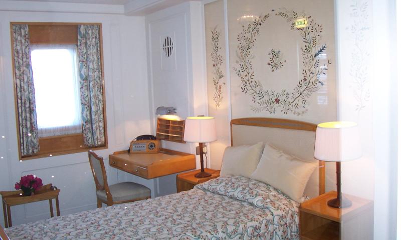 Royal Yacht Britannia - bedroom