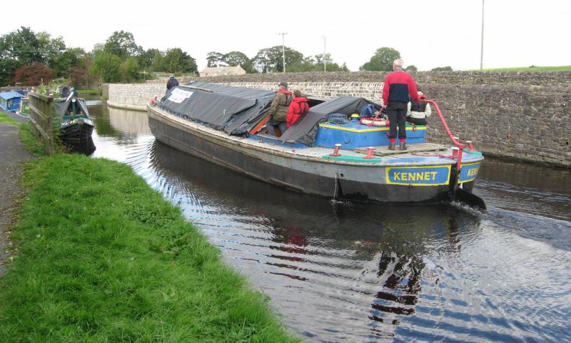 KENNET on the Leeds & Liverpool canal - stern view