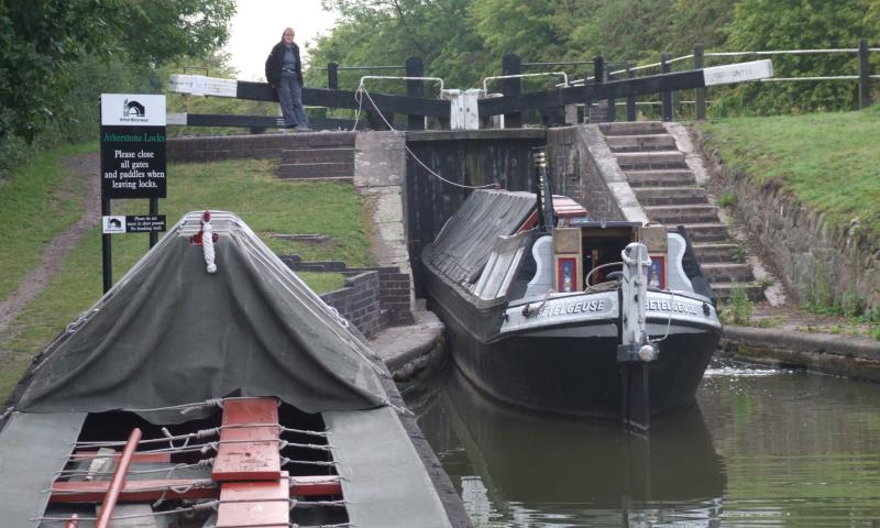 Photo Comp 2012 entry: Betelgeuse - waiting for the lock keeper