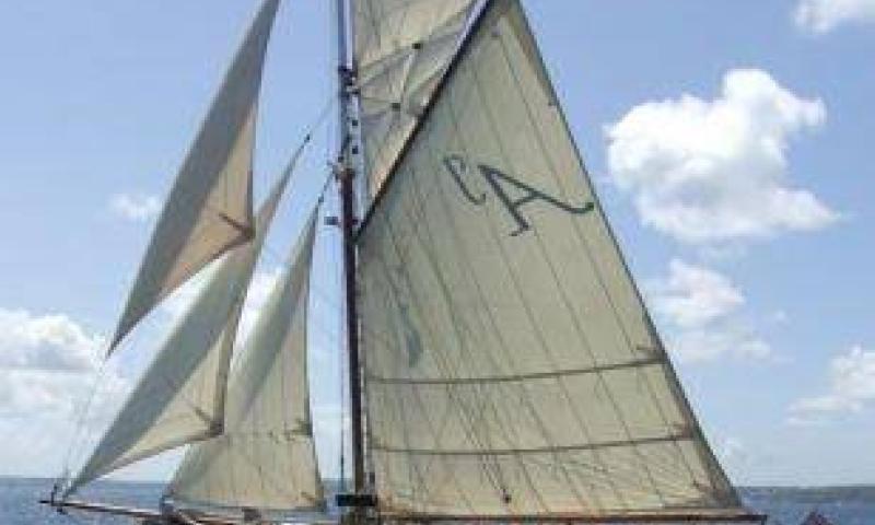 Annabel J - under sail