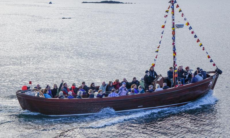 Sula II set sail with passengers, 2015