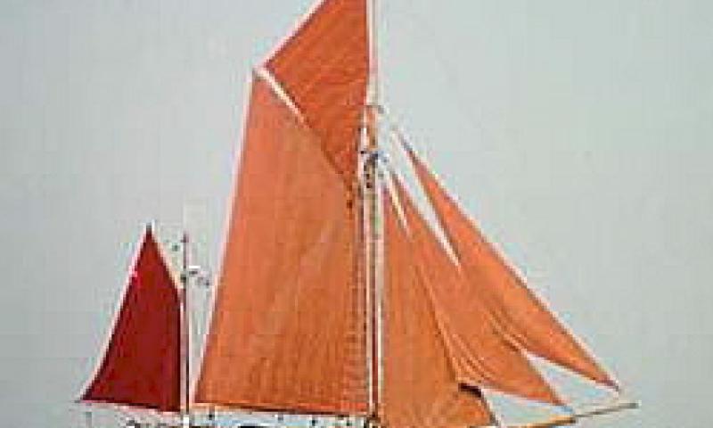 SPEEDWELL - August 1995, starboard side view, under sail off Cowes.