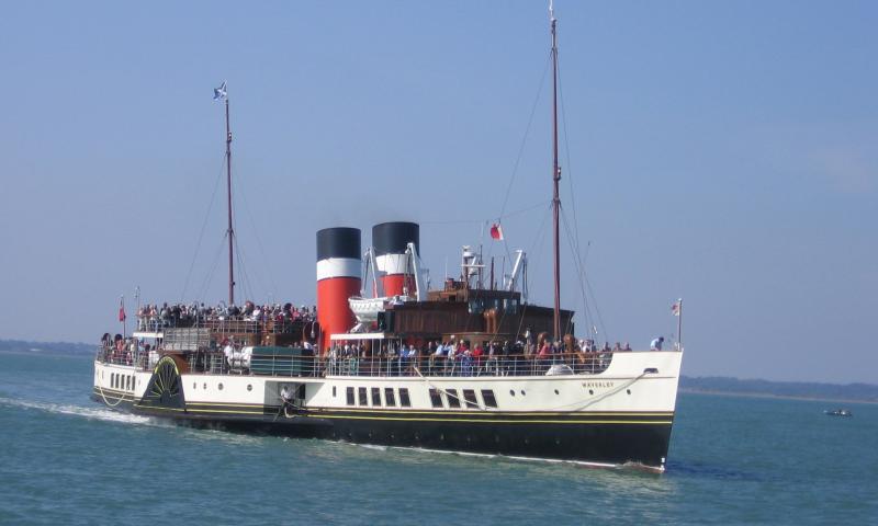 Waverley - bow view, starboard side