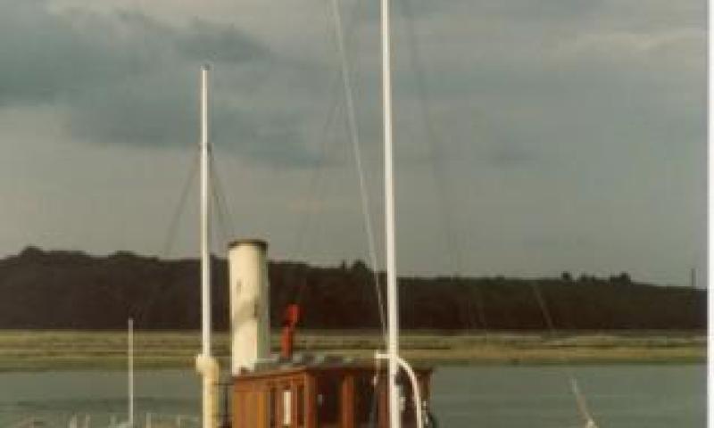 Carola - starboard bow view