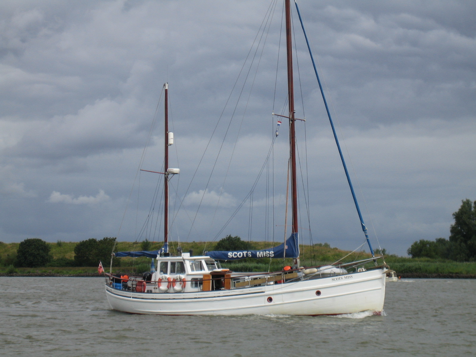 Scots Miss - underway, starboard view