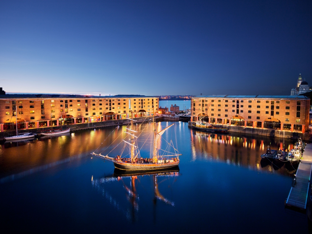 Zebu in Albert Dock (c) Craig Easton