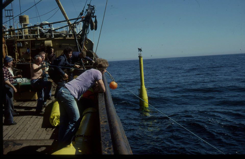 Hydrographic mooring with spar buoy being deployed (c) Derek Moore