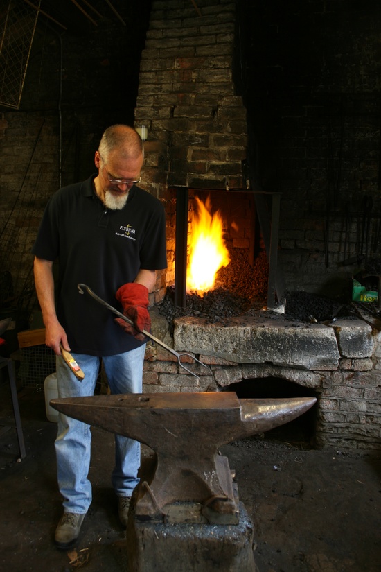 Tooley's Forge (c) Tooley's Boatyard