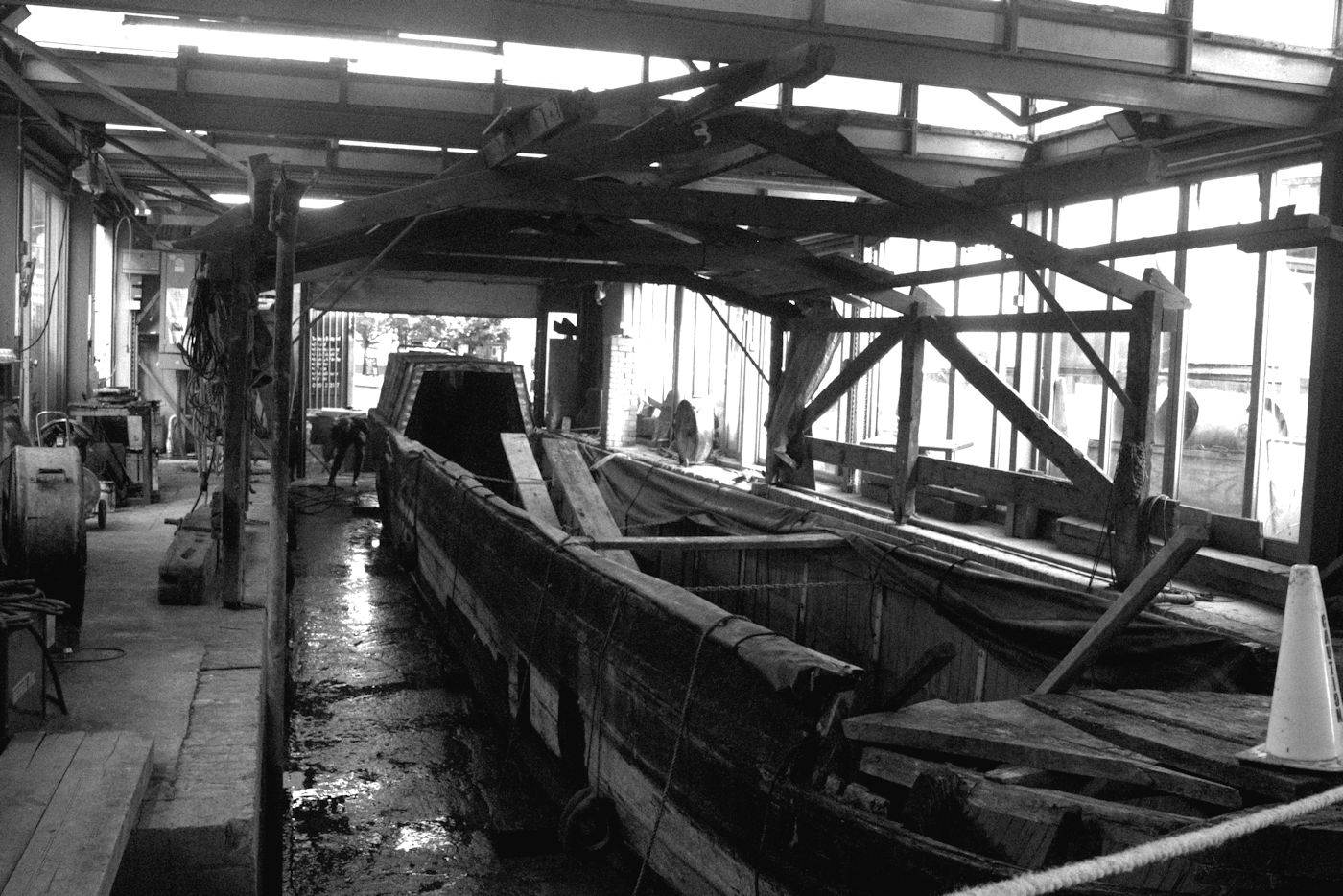nb Hardy in dry dock (c) Tooley's Boatyard