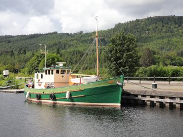 Challenge - moored - copyright Ian Millar