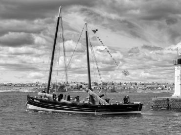 Reaper leaving Anstruther by A Ramsay