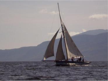 Lizzie May - under sail, port view