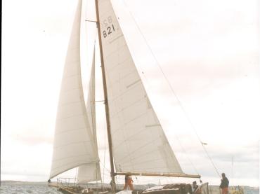 GLANCE - underway. Port side.