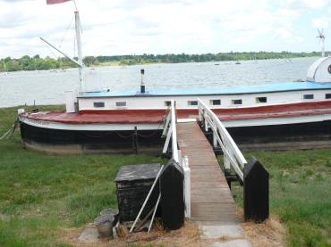 Yare moored in Pin Mill