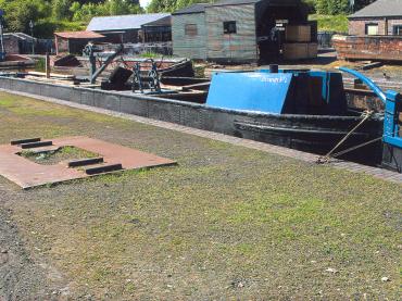 BCN No1 Dredger, port side view