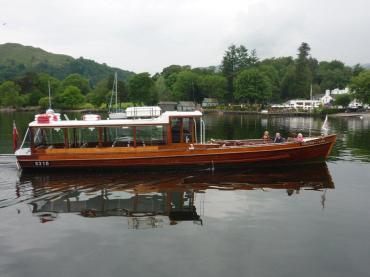 Princess of the Lake - underway, starboard view