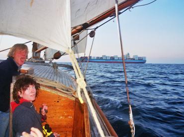 Cirrus at sea looking forward