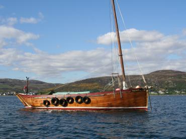 Clan Gordon - starboard side, underway