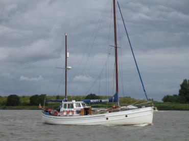 Scots Miss - underway, starboard view