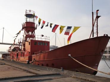 starboard side view
