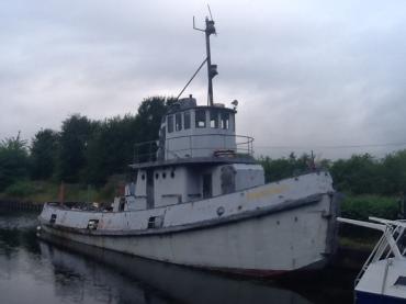 starboard bow view