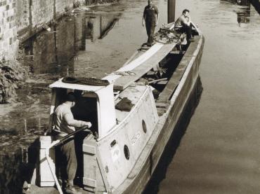 In use on Huddersfield Broad Canal maintenance