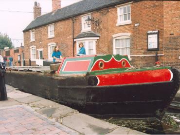 BEN - Wolverhampton top lock in 1995. Bow from starboard quarter looking aft