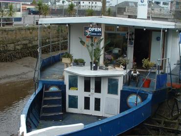 Compton Castle - bow view