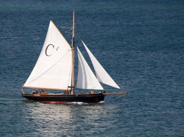 Cariad sailing