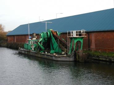 No 3 Dredger - forward starboard side view