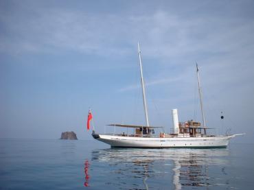 Amazon - underway, starboard view