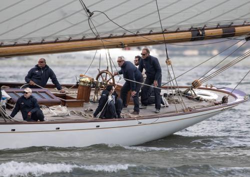 Close racing