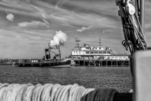 Steam tug Challenge