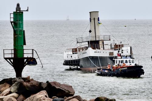 “Rolling in the Deep" - Coastrunner struggles to keep PS Medway Queen away from the rocks at Ramsgate as she rolls to starboard