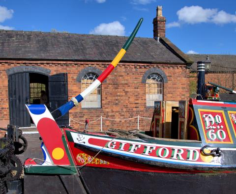 Gifford moored at Ellesmere Port by Kev Maslin