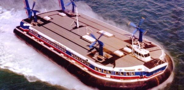 SRN4 'The Princess Anne' - underway