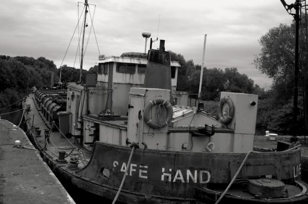 Photo Comp 2018 - Safehand at Saltersford Locks, River Weaver by Jane Carter