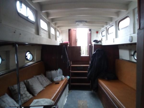 Monya - interior