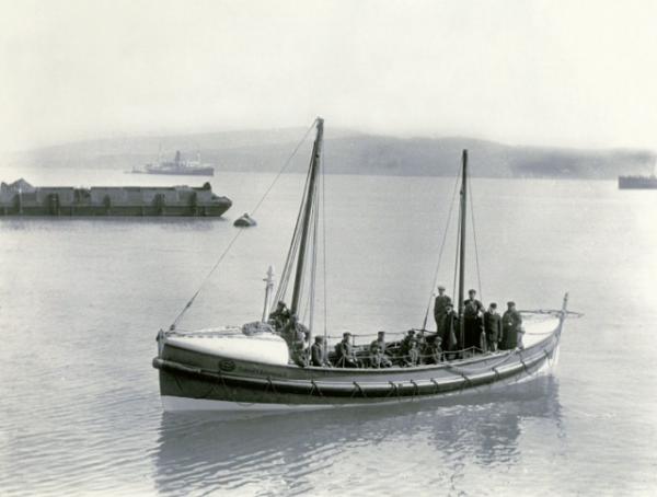 Charterhouse and crew 1909