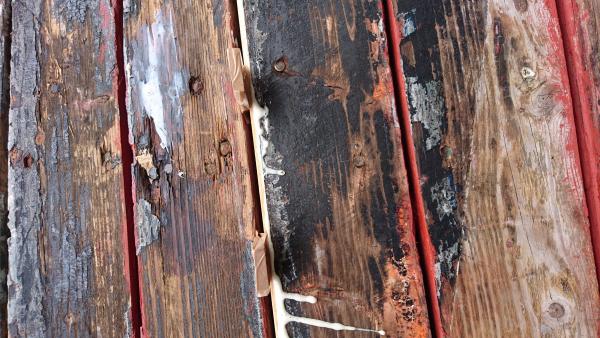 Pegs in place with splines