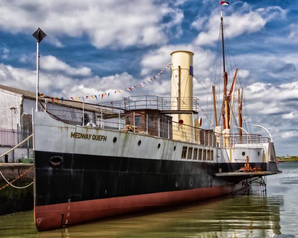Medway Queen at Gilingham Pier