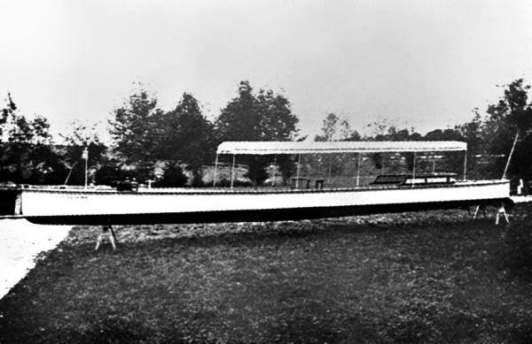 Black and white image 1901