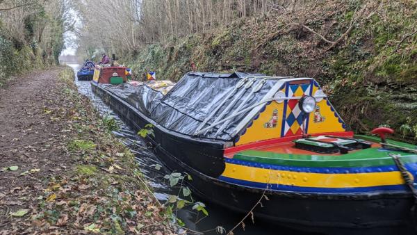 Going through Autherley Narrows